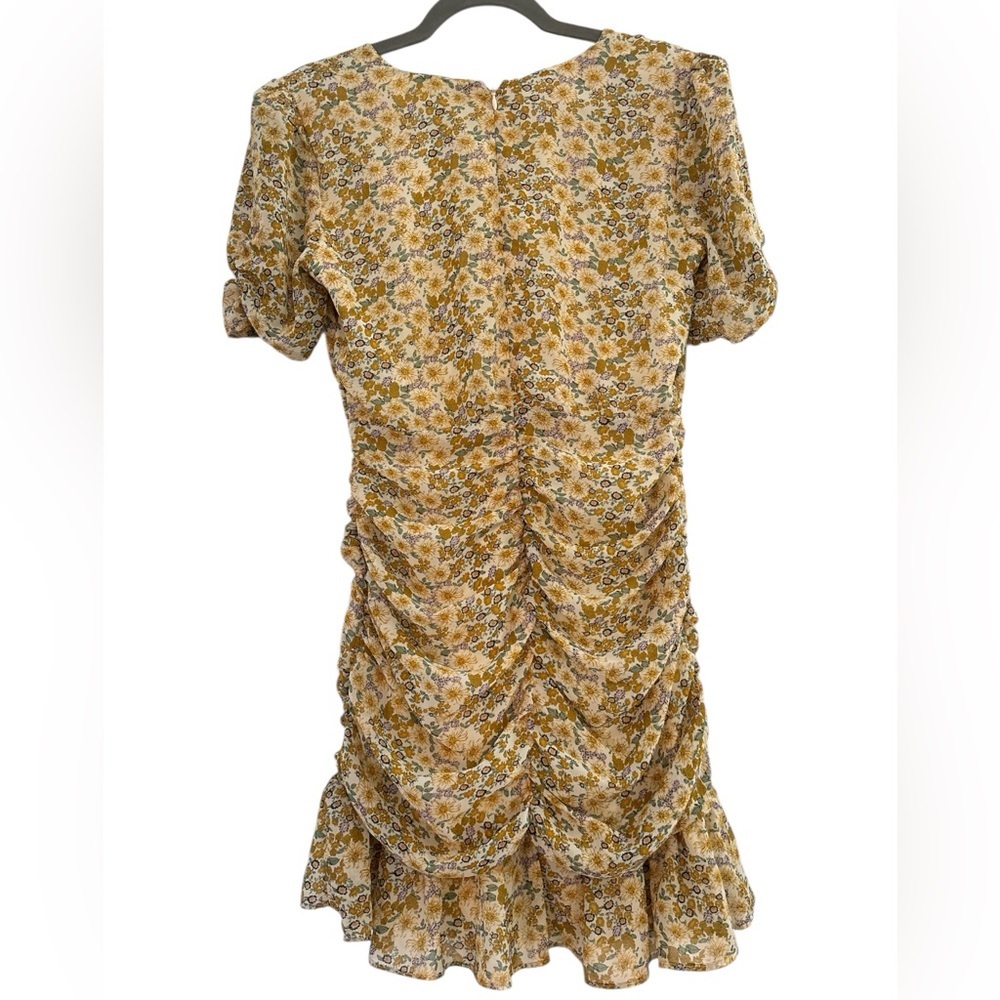 ASTR The Label Lucky Me Daisy Floral Ruched Mini Dress in Mustard Yellow Blue S - Picture 7 of 8